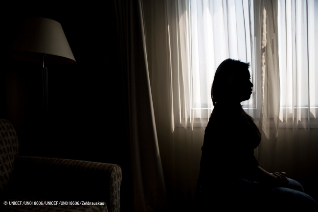 16歳のときにSNSで性的虐待の被害に遭った女の子（エルサルバドル,サンタ・テクラ）2016年4月撮影© UNICEF_UN018606_UNICEF_UN018606_Zehbrauskas