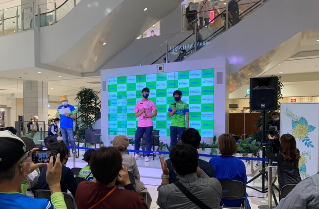 「湘南ベルマーレ選手トークショー」の様子(2022年10月実施) 「湘南ベルマーレ選手トークショー」の様子(2022年10月実施)