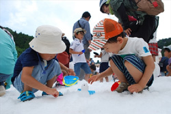 六甲山カンツリーハウス 「真夏の雪まつり」 イメージ