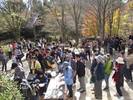 スープの振舞いの様子（昨年度）