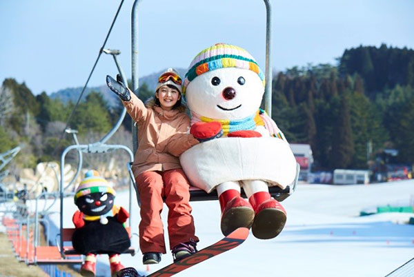 六甲山スノーパーク入園券とスノーパークまでのお得な乗車券がセットになった 六甲山 スキークーポン 11月16日 土 発売開始 阪神電気鉄道株式会社のプレスリリース