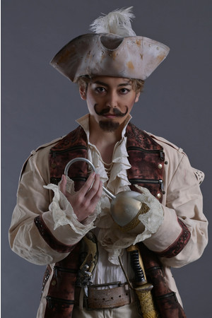 ジェイムズ・フック役 川原一馬 ジェイムズ・フック役 川原一馬