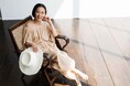 ＜スタイリスト佐藤佳菜子×ne Quittez pas/UPALA＞春と夏で描く今季コラボの第2章。肩の力を抜いて軽やかに楽しむ、洗練された大人のサマーウェア＆ジュエリーが登場。