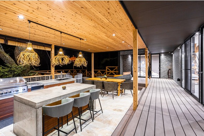 大人数でも楽しめるアウトドアダイニング 大人数でも楽しめるアウトドアダイニング