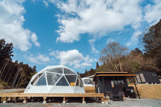 岐阜県の自然豊かな里山で、日本の四季を感じ自然と触れ合う。古き良き日本の自然を体感する「里山グランピング　むすび」