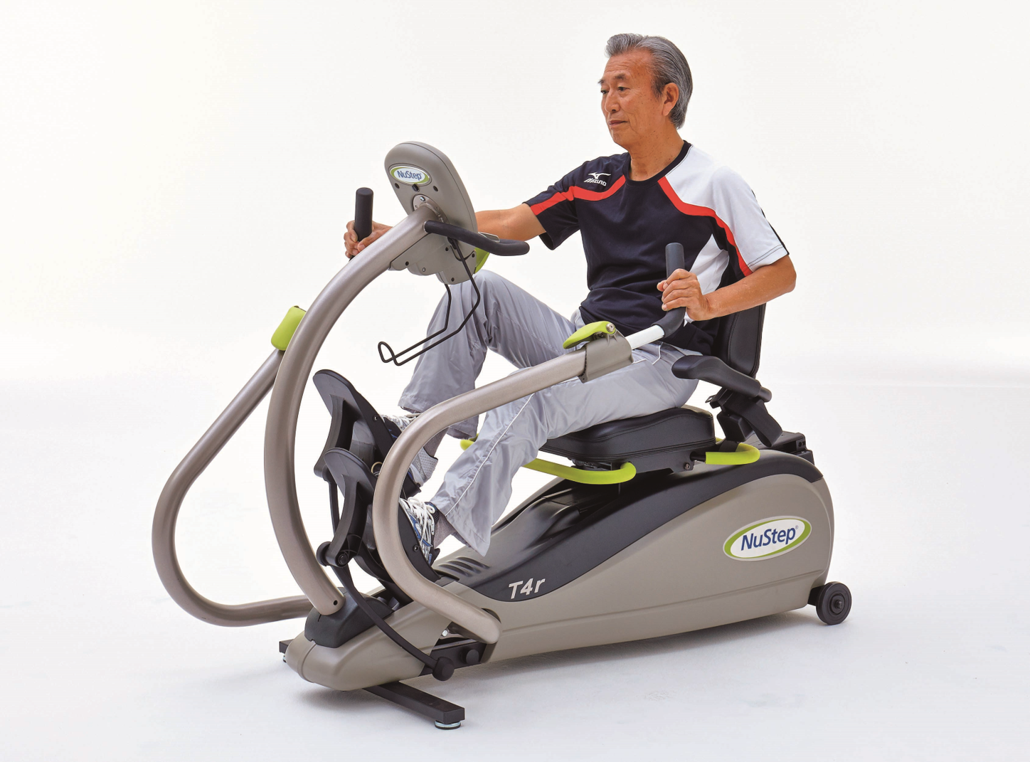 確かな実績のロングセラー製品 全身運動リハビリテーション機器「NuStep（ニューステップ）」国内累計販売台数が8,000台を突破！｜セノー
