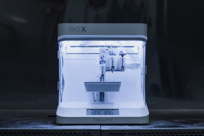 西の「横綱」として票を集めた3Dバイオプリンター「BIO X」。無菌構造や高い温度制御とバイオインクで、衛生面や温度に敏感な生体細胞や臓器の再現が可能だ。