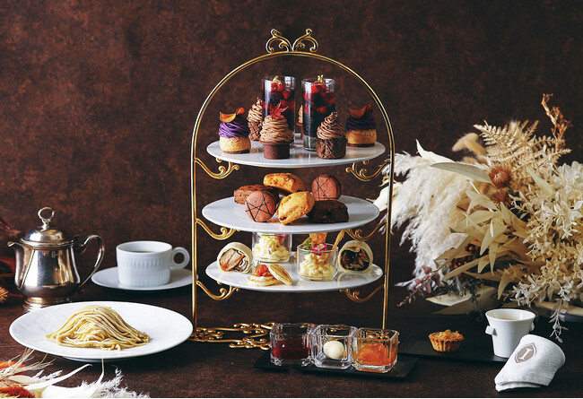 4種のモンブランをラインナップしたアフタヌーンティー（ニューヨークラウンジイメージ）