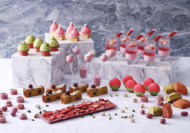 旬の苺とピスタチオをふんだんに使用したアフタヌーンティー 旬の苺とピスタチオをふんだんに使用したアフタヌーンティー