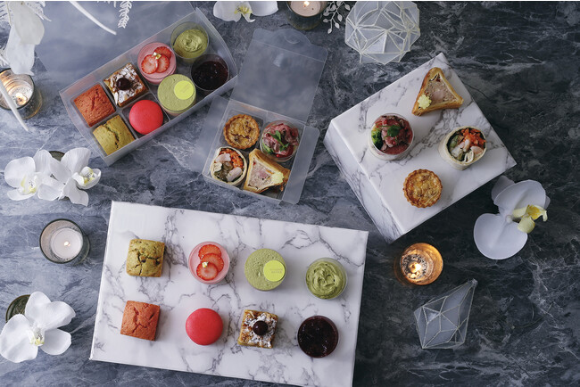 ストロベリーとピスタチオをアレンジしたスイーツを楽しめる