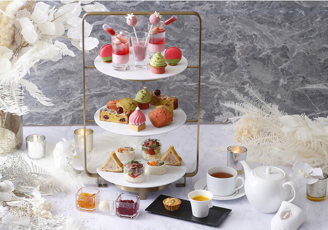 ルビーチョコレートとピスタチオをふんだんに使用したアフタヌーンティーを提供(ハドソンラウンジイメージ) ルビーチョコレートとピスタチオをふんだんに使用したアフタヌーンティーを提供(ハドソンラウンジイメージ)