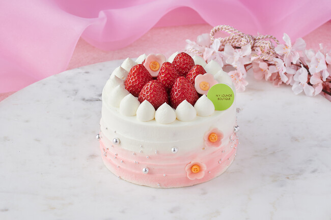 ピンクカラーのシャンティーとお花をあしらったひな祭りケーキ ピンクカラーのシャンティーとお花をあしらったひな祭りケーキ