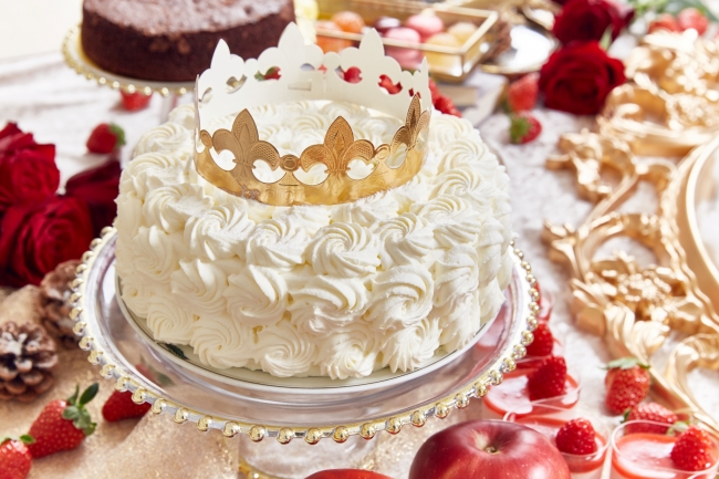 白雪姫を表現した真っ白なショートケーキ