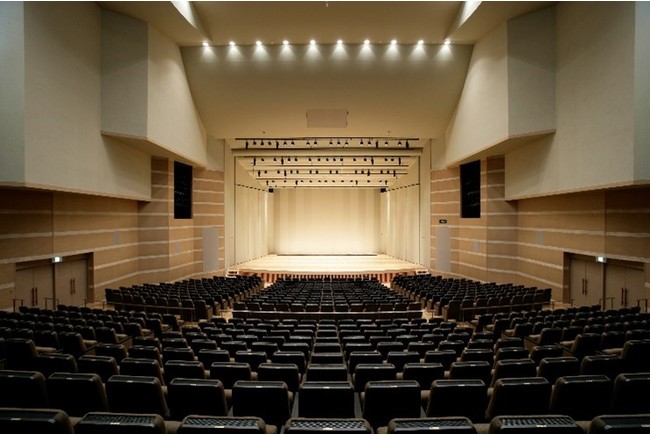 飛騨市文化交流センター スピリットガーデンホール 撮影:梅田正明 飛騨市文化交流センター スピリットガーデンホール 撮影:梅田正明