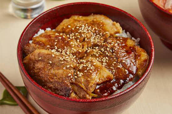 焼き鳥丼 (豚バラスタミナ丼)