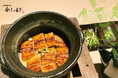 【伝統の炉端焼きと旬の味わい】「炭火炉端と肉 金しゃもじ」にて、鰻や鮎、スズキなど季節の味覚をそろえた『夏季限定メニュー』が登場