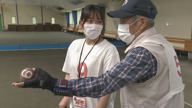 ゲートボールを一緒に楽しむコミュニティナース ゲートボールを一緒に楽しむコミュニティナース