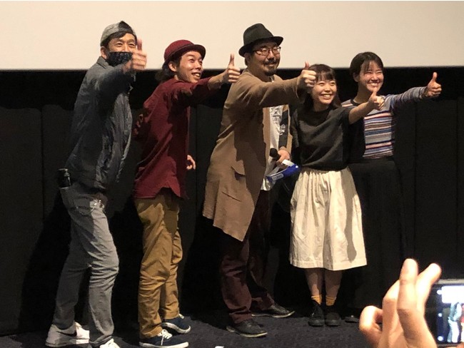 下の写真は上映後のトークショーに駆けつけてくださった上田慎一郎監督とスタッフキャスト一同