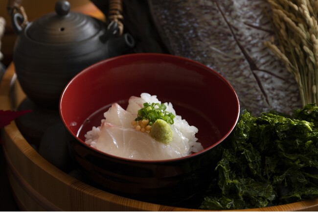 2Fガーデンコート　三重県産 あおさ海苔香る伊勢真鯛のだし茶漬け　※写真はイメージです。  