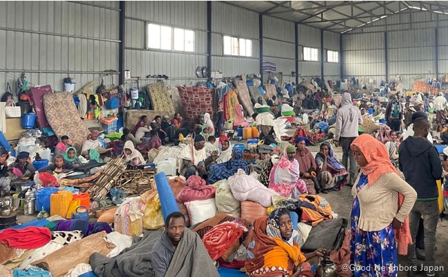 エチオピアの避難民キャンプで避難生活を送る人々