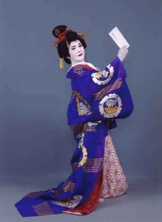 ⑫第１３回深水流舞踊の会で「萩と月」を舞う。歌舞伎座にて（２００８年）
