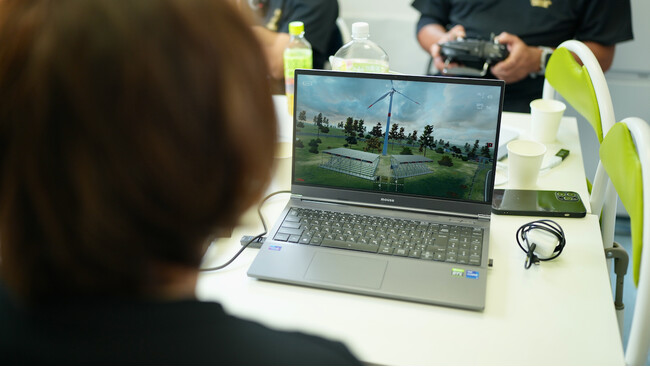 PCのシミュレーターソフトを用いた飛行練習は2ヶ月で100時間ほど PCのシミュレーターソフトを用いた飛行練習は2ヶ月で100時間ほど