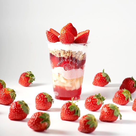 果物専門店が手掛ける ヴィーガンのジュースバー デリ Fruits In Life いちごやざくろを使ったホリデーメニューが12 1より登場 青木フルーツホールディングス株式会社のプレスリリース