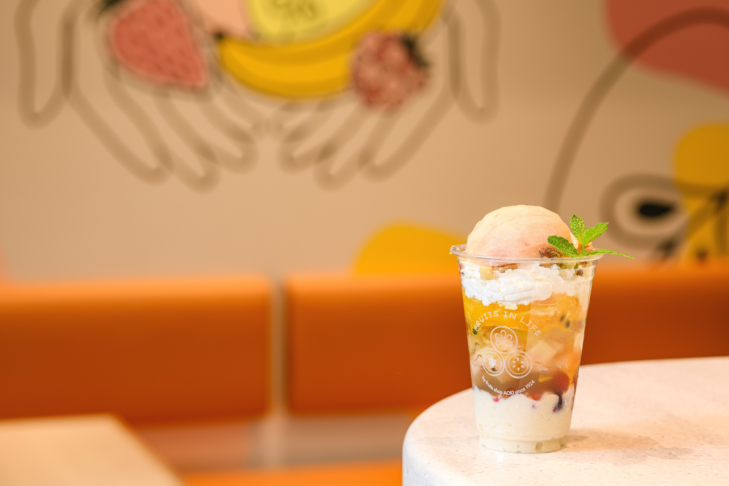 果物専門店が手掛けるジュースバー デリ Fruits In Life 完熟桃のヴィーガンパフェ デトックススムージーを7 1より販売 青木フルーツホールディングス株式会社のプレスリリース