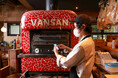 イタリアンレストラン約80店舗を展開するVANSAN、省人化を実現。飲食業界における深刻な人材不足を『カミナシ』導入により解決