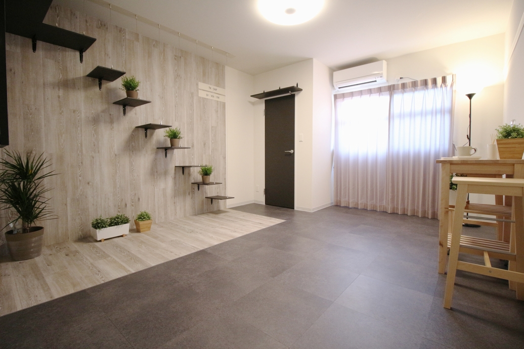 レオパレス21 サンゲツ 東京モード学園の3者コラボレーション東京が舞台の産学連携企画 ついに完成 1 549票が選んだ最優秀賞 優秀賞 両デザインのショールーム2部屋を公開 レオパレス21のプレスリリース