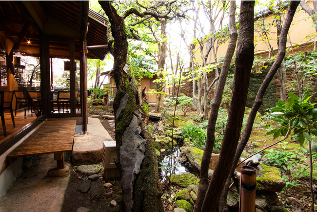 茶室のある日本庭園