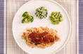 大阪名物“キャベツ焼き”をナッシュ風にアレンジした「ソースこってり豪快イカメンチ」が6月2日(月)に新登場