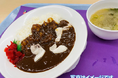 大正大学10号館1階カフェテリア(学生食堂)で物価高でもお財布に優しい「100円メニュー」を学生限定で提供
