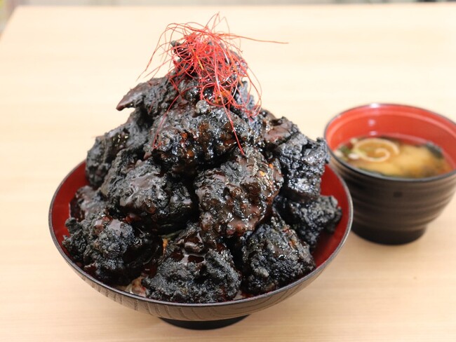 ゴジラ唐揚丼（ゴジラ盛り） 2,200円