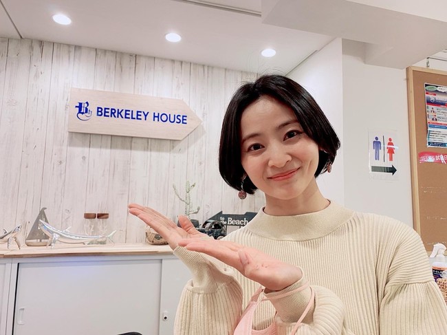 女優の佃井皆美さんをお迎えした Youtube企画 佃井皆美の英語に挑戦 が4 9よりスタート 自由が丘経済新聞