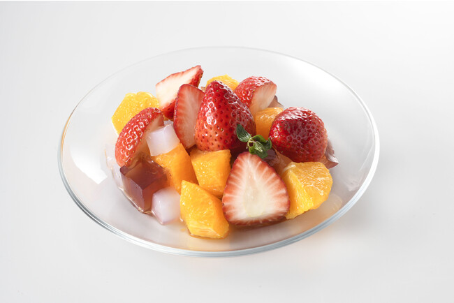 ［新宿高野] 「苺と柑橘のデザート」 (100g当たり)594円