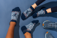 アメリカNo.1シェアのランニングソックスブランド・Feetures®︎(フィーチャーズ)から、ホリデーシーズンを祝うリミテッドアイテムが登場!