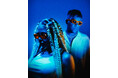 LA発のR&B/Popデュオ、エモーショナル・オレンジズが来たるデビューアルバムのリリースに先駆けてジェシー・レイエズ、ベッキー・G参加のシングル「CANDY GUM」を発表