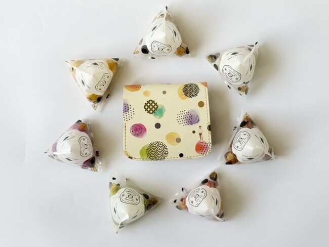 冨士屋製菓本舗110周年記念クアトロガッツ小さいふ。とななついろまめのコラボ 冨士屋製菓本舗110周年記念クアトロガッツ小さいふ。とななついろまめのコラボ