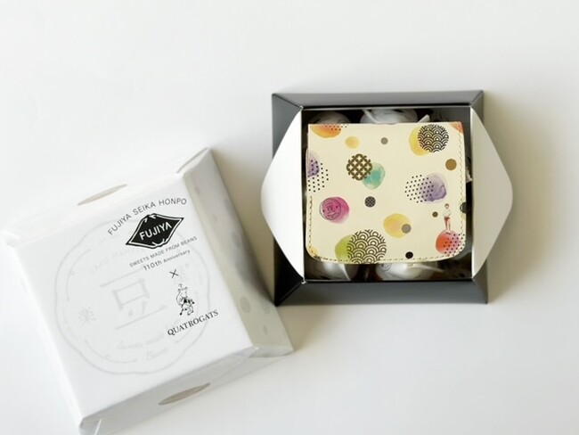 ななついろまめのパッケージに、豆菓子と小さいふ。 ななついろまめのパッケージに、豆菓子と小さいふ。