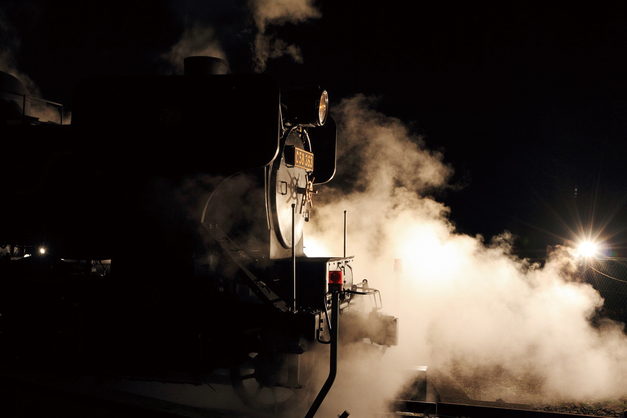 冬のナイトツアー 参加者募集 ライトアップで浮かびあがる白煙に包まれた美しい蒸気機関車をあなたのカメラで 秩父鉄道株式会社のプレスリリース