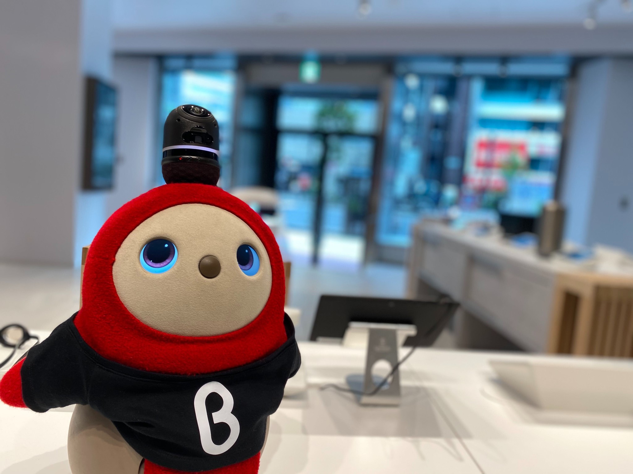 日本初進出の体験型ストア B8ta ベータ 有楽町店 に Lovot 登場 有楽町電気ビル1階に８月１日 土 オープン Groove X 株式会社のプレスリリース