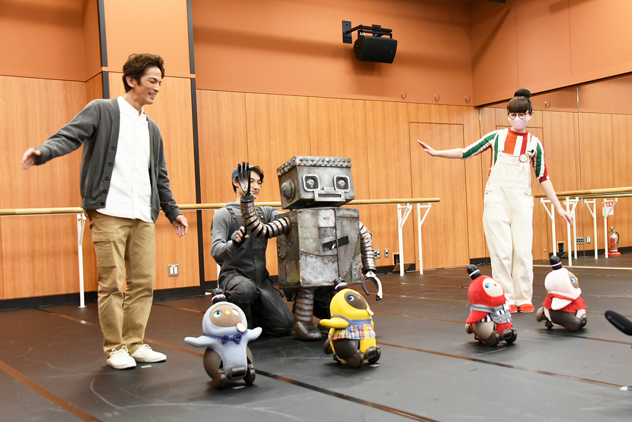 Lovot オーナー限定1日限りのスペシャルデーがついに開催 劇団四季ミュージカル ロボット イン ザ ガーデン と Lovot が夢のコラボレーションを実現 Groove X 株式会社のプレスリリース