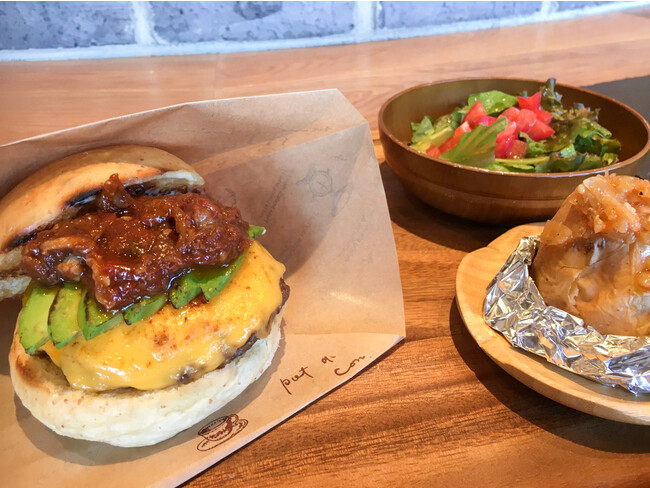 開発中の炭焼きバーガー 開発中の炭焼きバーガー