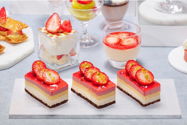 (手前)ベリーチーズケーキ (手前)ベリーチーズケーキ