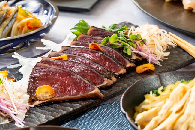 鰹のたたきと新玉葱のサラダ仕立て