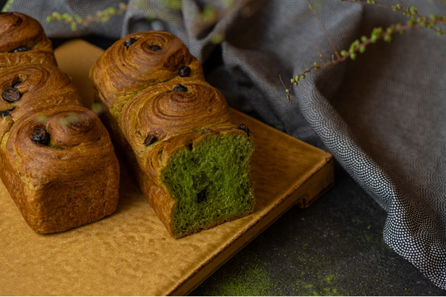 「堀井七茗園」の宇治抹茶を使用したプレミアムデニッシュ食パン