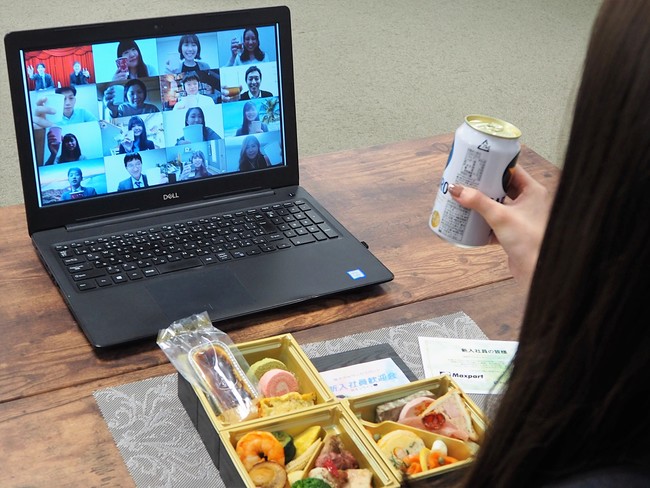 オンラインで繋がり、乾杯をして懇親会スタート！
