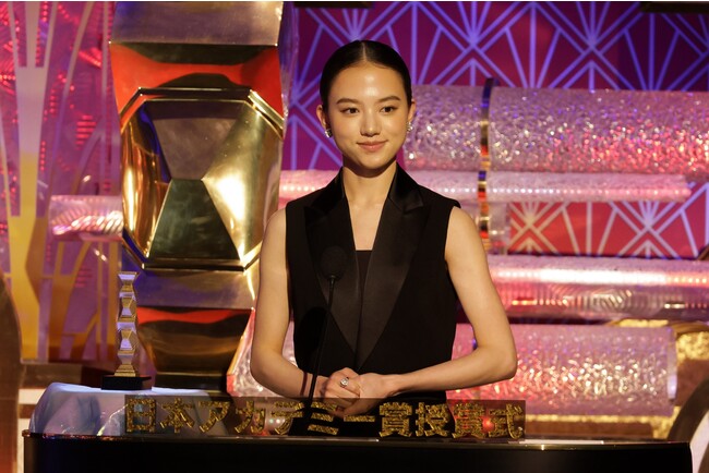 プレゼンターの清原果耶さん プレゼンターの清原果耶さん