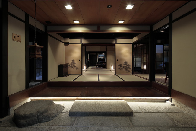 伝統的な京町家を改装したレセプション棟・エントランス